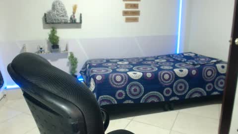 Snapshot of samantha__morris chatting on 10.04.25 sammy online show from 10.04.25