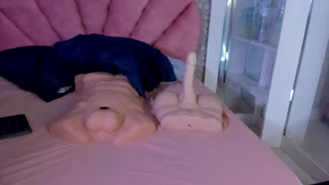 Snapshot of samantha_cp_ chatting on 01.09.25 Sammy online show from 01.09.25