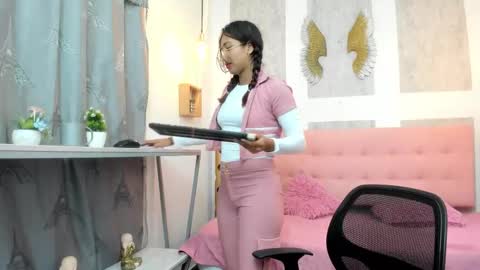    online show from 11.18.25