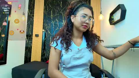 Snapshot of samantha_fox8 chatting on 04.25.26 online show from 04.25.26