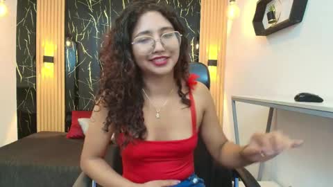 Snapshot of samantha_fox8 chatting on 05.18.26 online show from 05.18.26