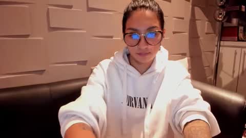 Snapshot of samantha_jadee chatting on 01.03.25 Samantha online show from 01.03.25