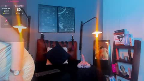 Snapshot of samantha_mature56 chatting on 07.28.26 Sam online show from 07.28.26
