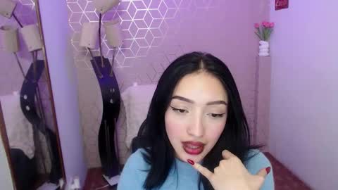 Snapshot of samantha_riot chatting on 11.07.25 Samantha online show from 11.07.25