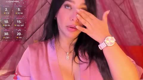 Snapshot of samara_alabi chatting on 09.08.25 Samara Benazir Alabi online show from 09.08.25