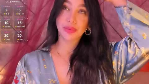 Snapshot of samara_alabi chatting on 10.06.25 Samara Benazir Alabi online show from 10.06.25