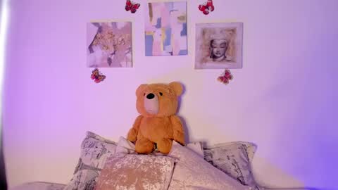 Samara is my name a pleasure delighted that you are here leave your thumb up it is important to me online show from 02.02.25