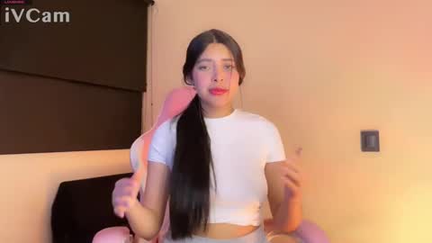 Snapshot of samara_lam chatting on 02.06.25 Sammy  online show from 02.06.25