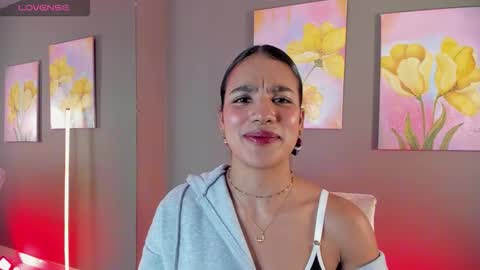 Snapshot of samarhagomez chatting on 11.18.25 Samarha Gomez online show from 11.18.25