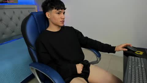 Snapshot of samblack_ chatting on 05.01.26 Sam online show from 05.01.26