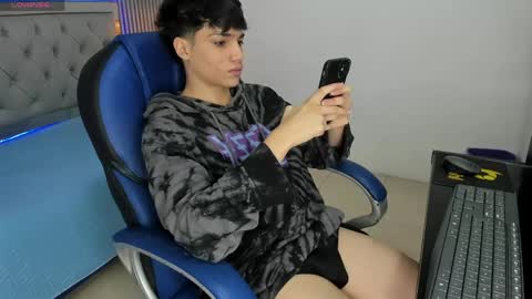 Snapshot of samblack_ chatting on 05.09.26 Sam online show from 05.09.26