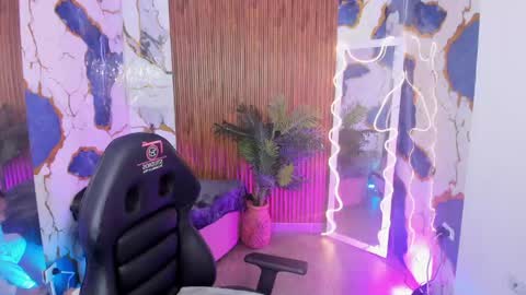 Snapshot of samcielo_tay chatting on 05.11.26 sam online show from 05.11.26