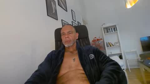 Sam online show from 05.10.26
