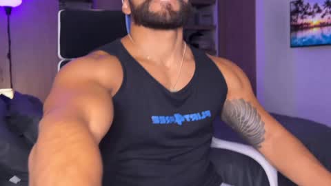 Snapshot of samdornan chatting on 01.10.25 Sam Dornan online show from 01.10.25