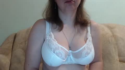 Snapshot of samiliya chatting on 01.16.25 samiliya online show from 01.16.25