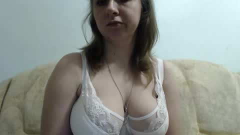 Snapshot of samiliya chatting on 02.15.25 samiliya online show from 02.15.25