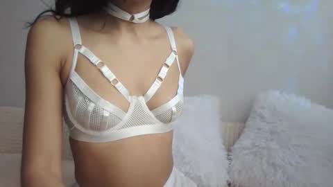 Snapshot of samiraqfresh chatting on 02.15.25 SamiraQFresh online show from 02.15.25