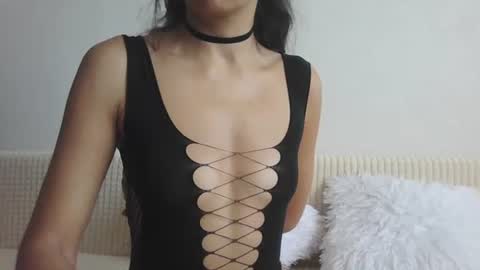 Snapshot of samiraqfresh chatting on 10.02.25 SamiraQFresh online show from 10.02.25