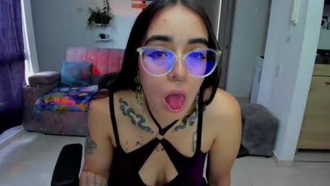 Snapshot of samismith77 chatting on 04.29.26 SARA online show from 04.29.26