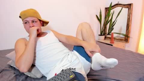 Snapshot of samjoness_ chatting on 03.09.26 Sam online show from 03.09.26