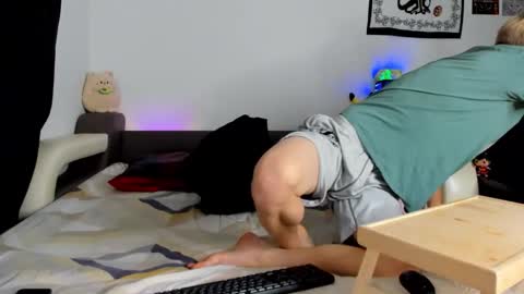 Snapshot of samuel_clark chatting on 09.19.25 Sam online show from 09.19.25