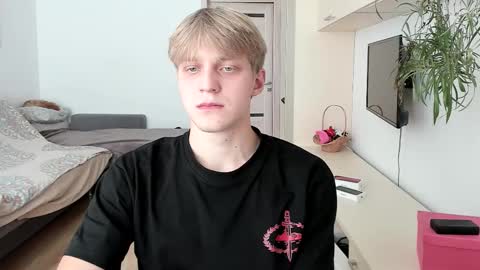 Snapshot of samuel_clark chatting on 10.08.25 Sam online show from 10.08.25