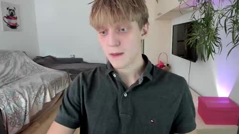 Snapshot of samuel_clark chatting on 10.20.25 Sam online show from 10.20.25