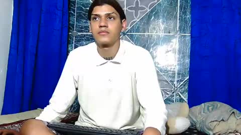 Snapshot of samuel_sincee chatting on 10.27.25 Samuel Sincee online show from 10.27.25