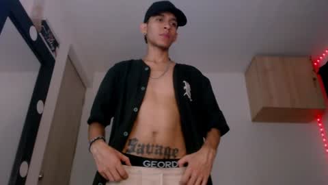Snapshot of samuel_suarez chatting on 12.10.24 online show from 12.10.24