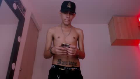 Snapshot of samuel_suarez chatting on 12.26.24 online show from 12.26.24