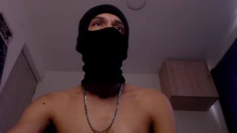 Snapshot of samuel_suarez chatting on 01.22.25 online show from 01.22.25