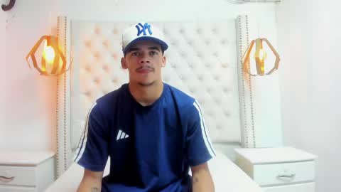 Snapshot of samuel_wyatt chatting on 05.21.26 SAMUEL online show from 05.21.26