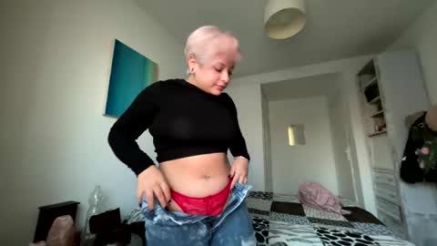 Snapshot of samymoon3 chatting on 11.01.25 Samymoon online show from 11.01.25