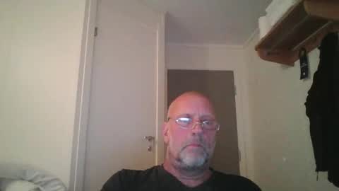 sandnesrune523 online show from 10.23.25