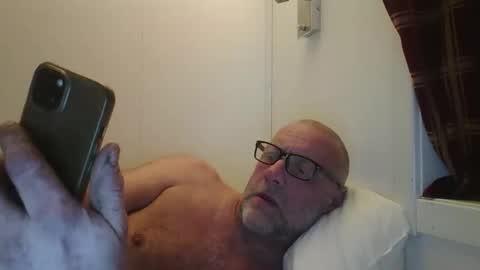 Snapshot of sandnesrune523 chatting on 02.14.26 sandnesrune523 online show from 02.14.26