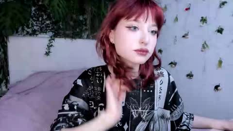 Snapshot of sandra_crazy chatting on 02.25.26 ElizaNik online show from 02.25.26