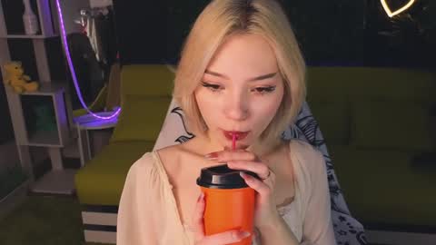 Sandy  online show from 01.11.25