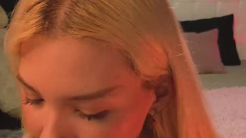 Snapshot of sandraboyl chatting on 11.28.25 Sandy online show from 11.28.25