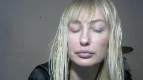 Snapshot of sandraglamour chatting on 01.04.25 Sandra online show from 01.04.25