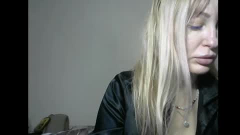 Snapshot of sandraglamour chatting on 01.12.25 Sandra online show from 01.12.25