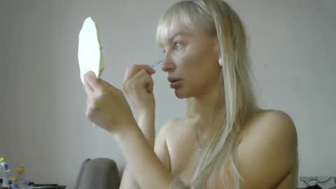 Snapshot of sandraglamour chatting on 09.19.25 Sandra online show from 09.19.25