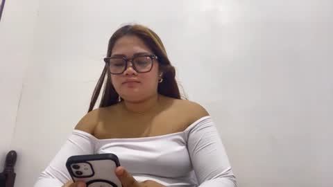 Snapshot of sanorathoen chatting on 07.28.26 Anna online show from 07.28.26