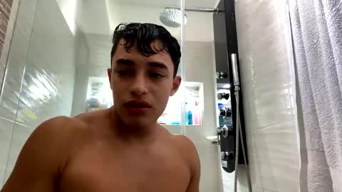 Snapshot of santi36rt chatting on 09.20.25 santi36rt online show from 09.20.25