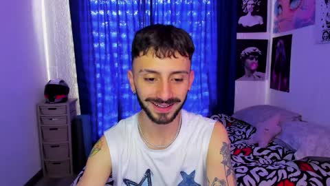 Snapshot of santi_mateo chatting on 04.07.26 Santi online show from 04.07.26