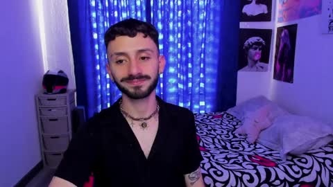 Snapshot of santi_mateo chatting on 04.09.26 Santi online show from 04.09.26