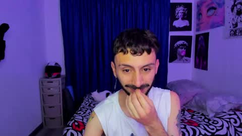 Snapshot of santi_mateo chatting on 04.16.26 Santi online show from 04.16.26