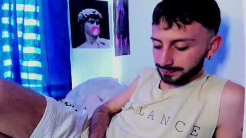 Snapshot of santi_mateo chatting on 05.25.26 Santi online show from 05.25.26