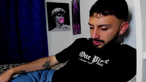 Snapshot of santi_mateo chatting on 05.29.26 Santi online show from 05.29.26