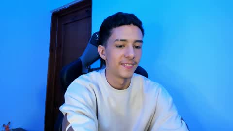 Snapshot of santi_twink19 chatting on 02.09.25 santi_twink19 online show from 02.09.25
