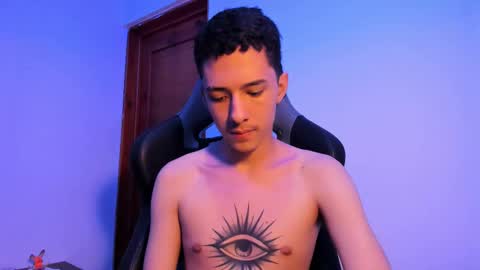 Snapshot of santi_twink19 chatting on 02.10.25 santi_twink19 online show from 02.10.25